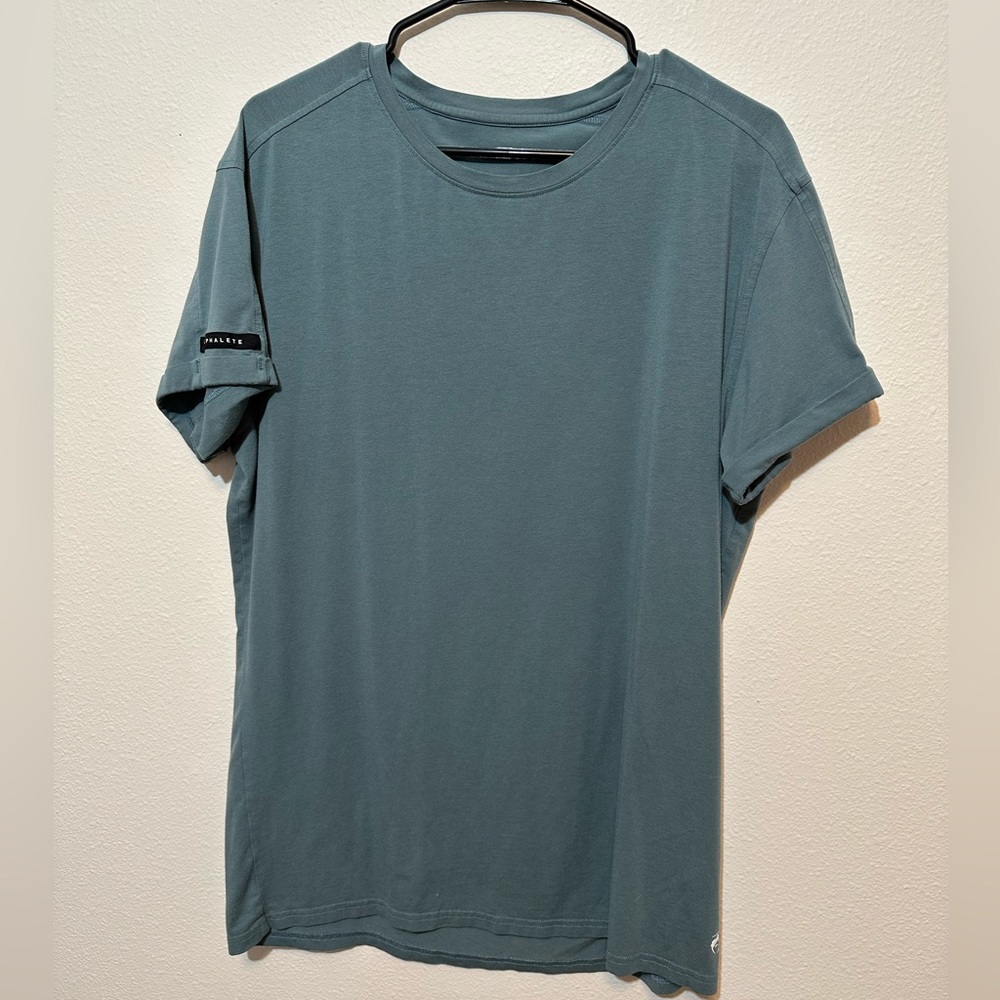 Alphalete Tshirt size L